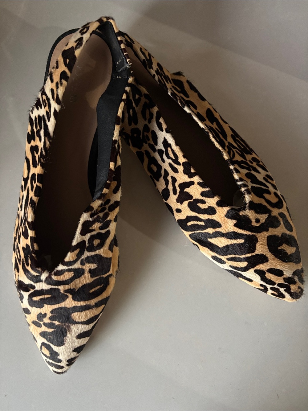 ❤️… Joe's Jeans Leopard Print Pointed-Toe Flats in Tan and Black 9